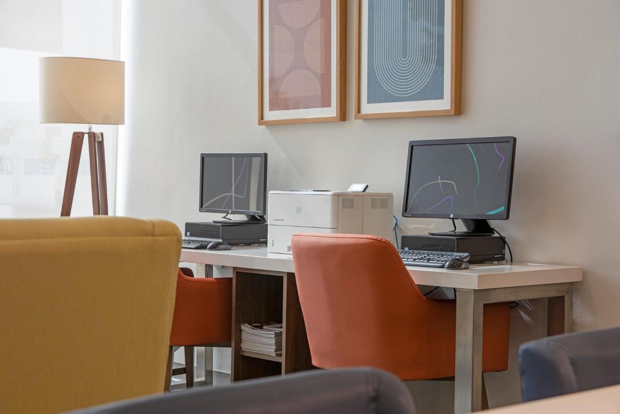 Holiday Inn Express Guadalajara Iteso By Ihg Zapopan Buitenkant foto