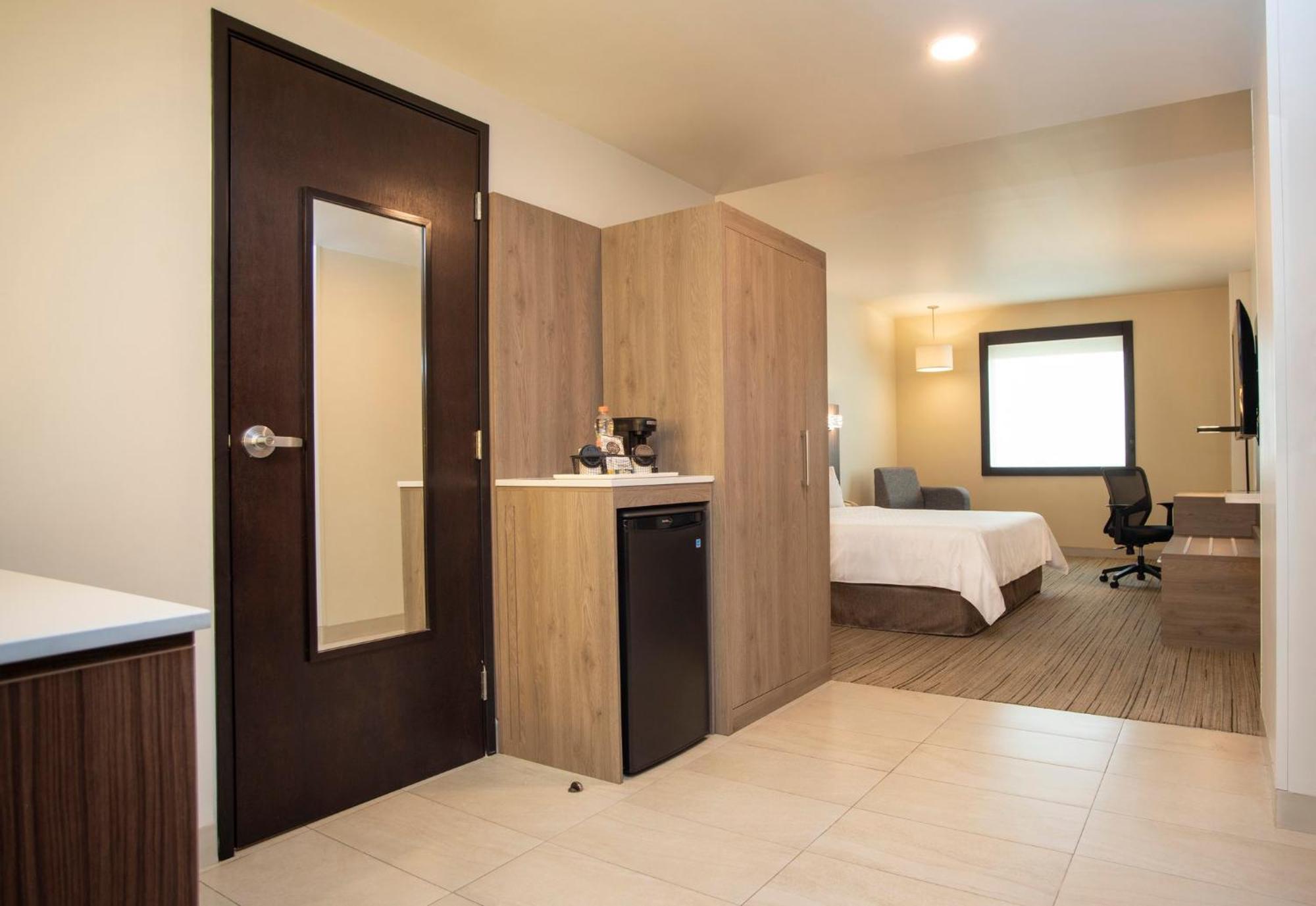 Holiday Inn Express Guadalajara Iteso By Ihg Zapopan Buitenkant foto