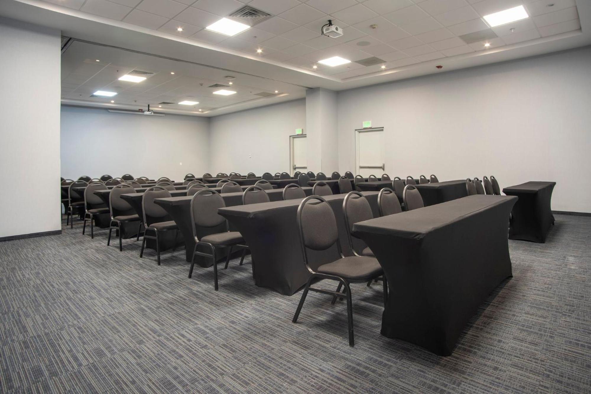 Holiday Inn Express Guadalajara Iteso By Ihg Zapopan Buitenkant foto