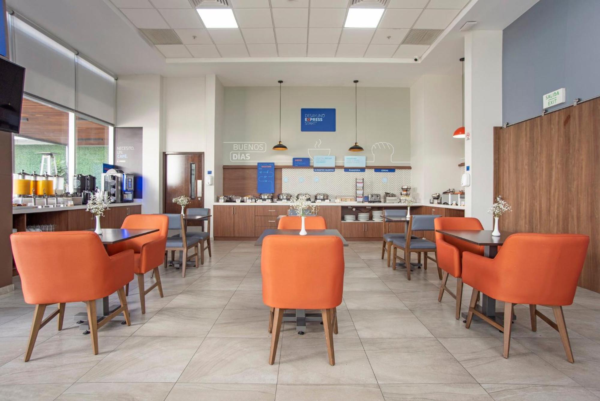 Holiday Inn Express Guadalajara Iteso By Ihg Zapopan Buitenkant foto