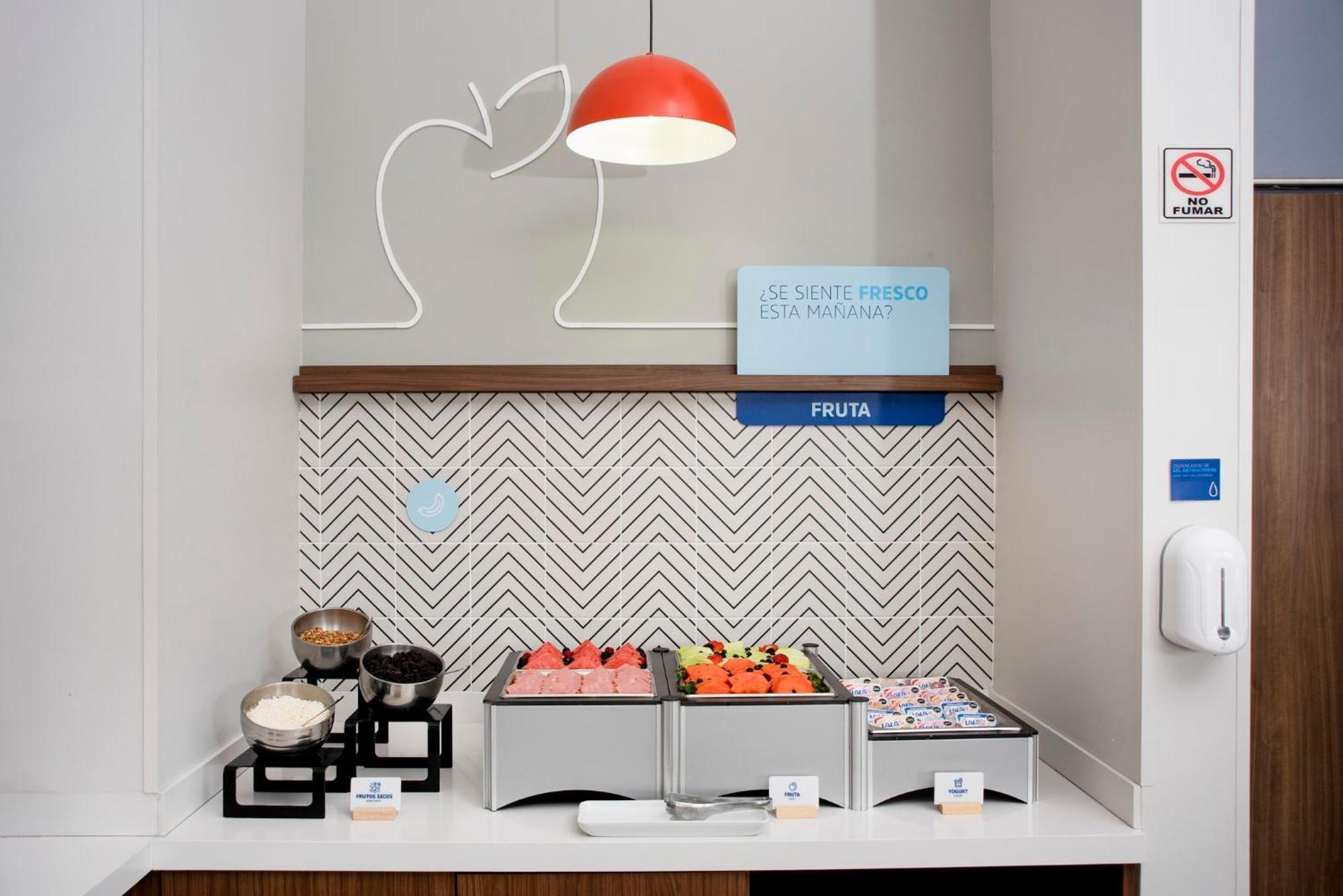 Holiday Inn Express Guadalajara Iteso By Ihg Zapopan Buitenkant foto