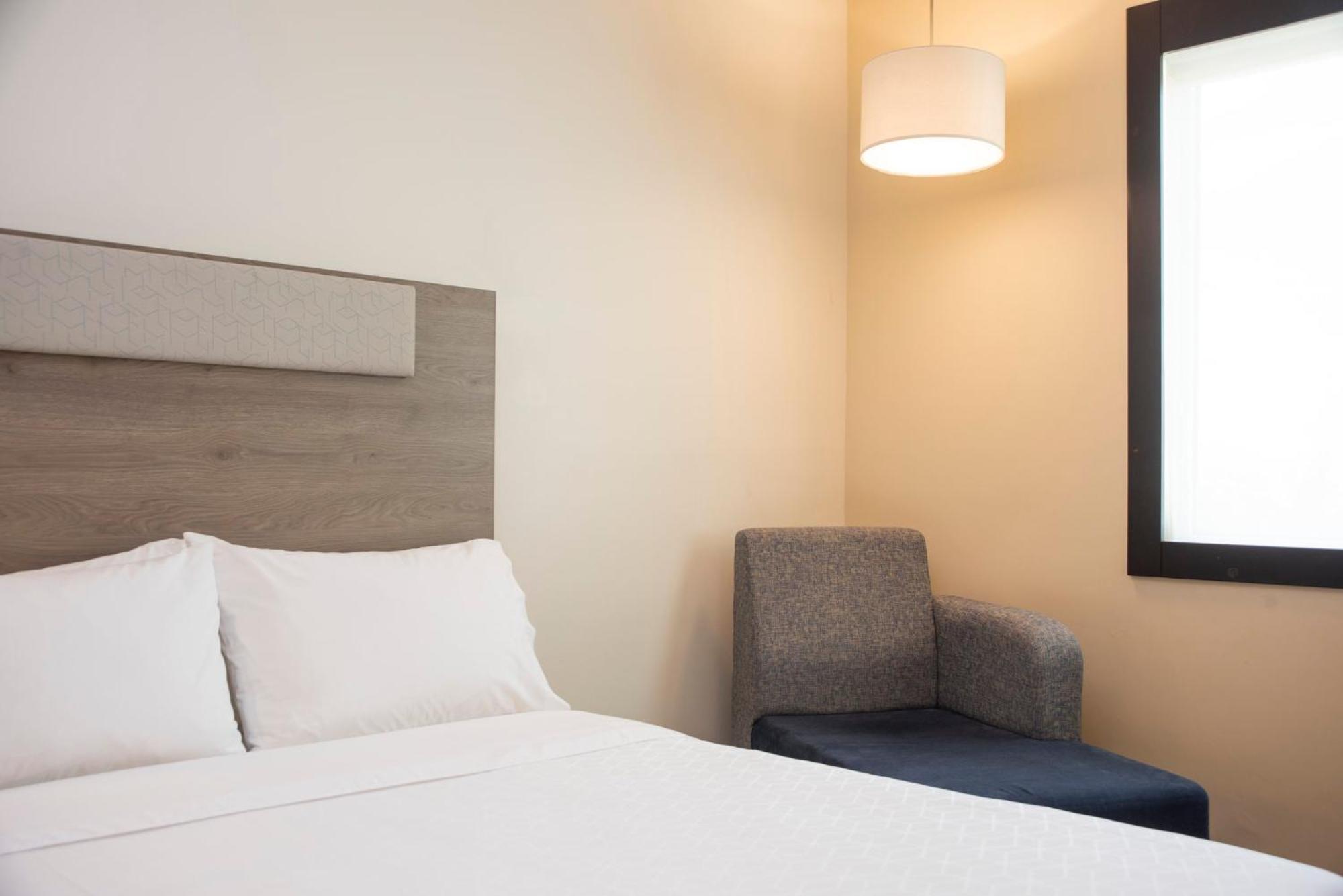 Holiday Inn Express Guadalajara Iteso By Ihg Zapopan Buitenkant foto